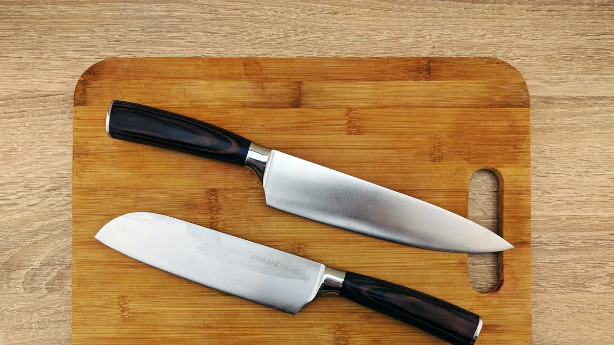 Viktiga skillnader mellan utbenkniv och filékniv