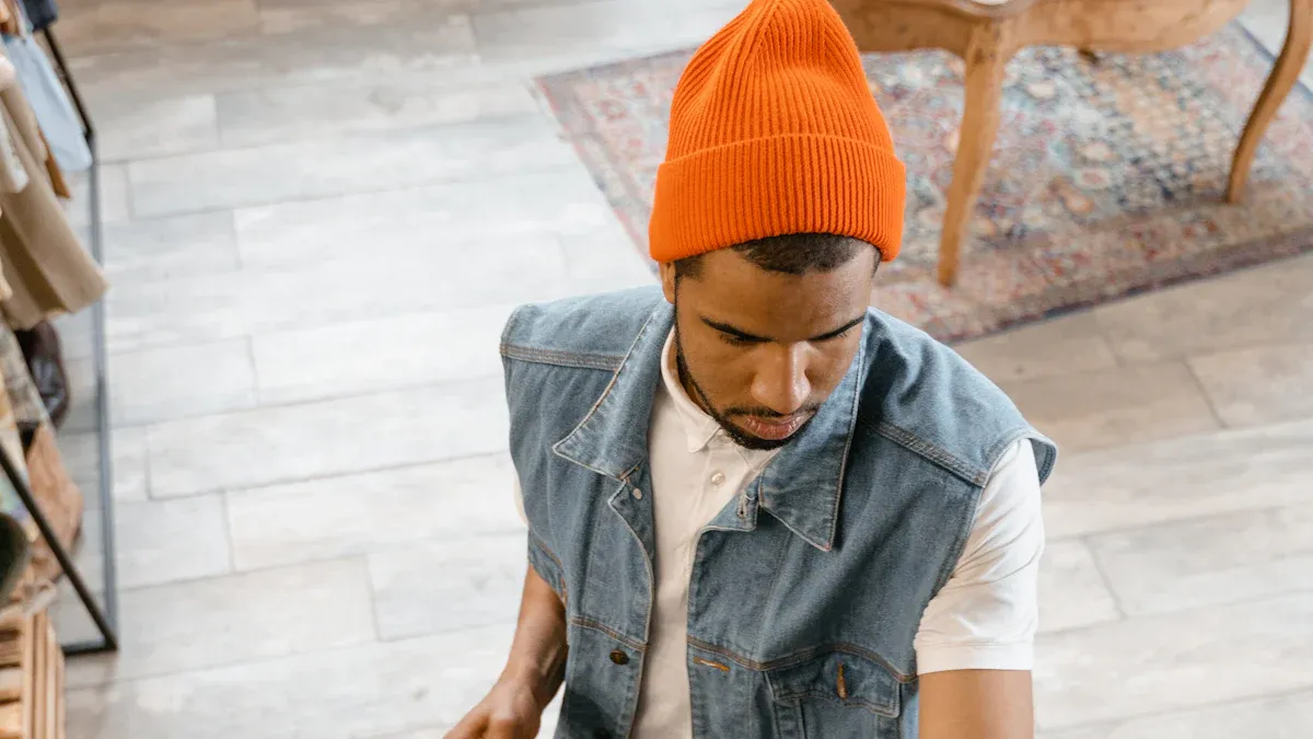 Top 10 High-Profit Men'
                style=