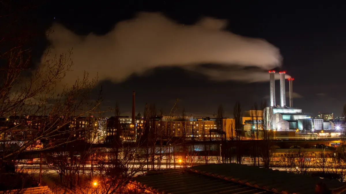 Parte 1: Necesidades de iluminación exterior en instalaciones industriales