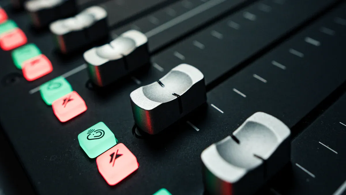 VOLUME CONTROL Chip Features