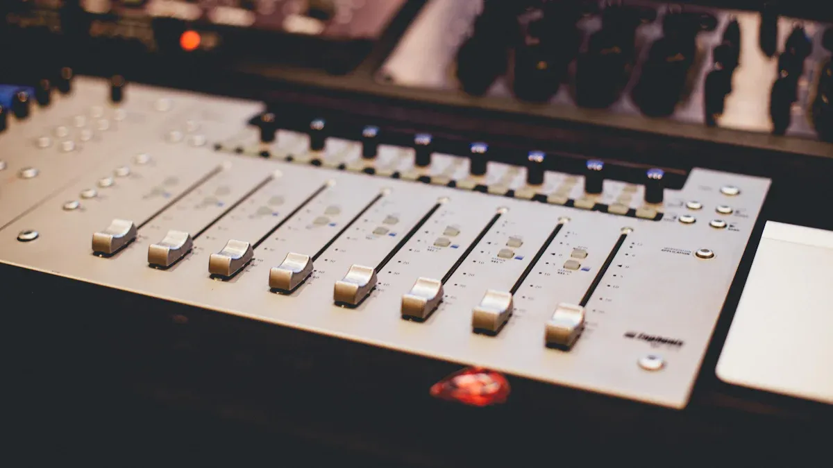 How the VOLUME CONTROL 44QFP Chip Works