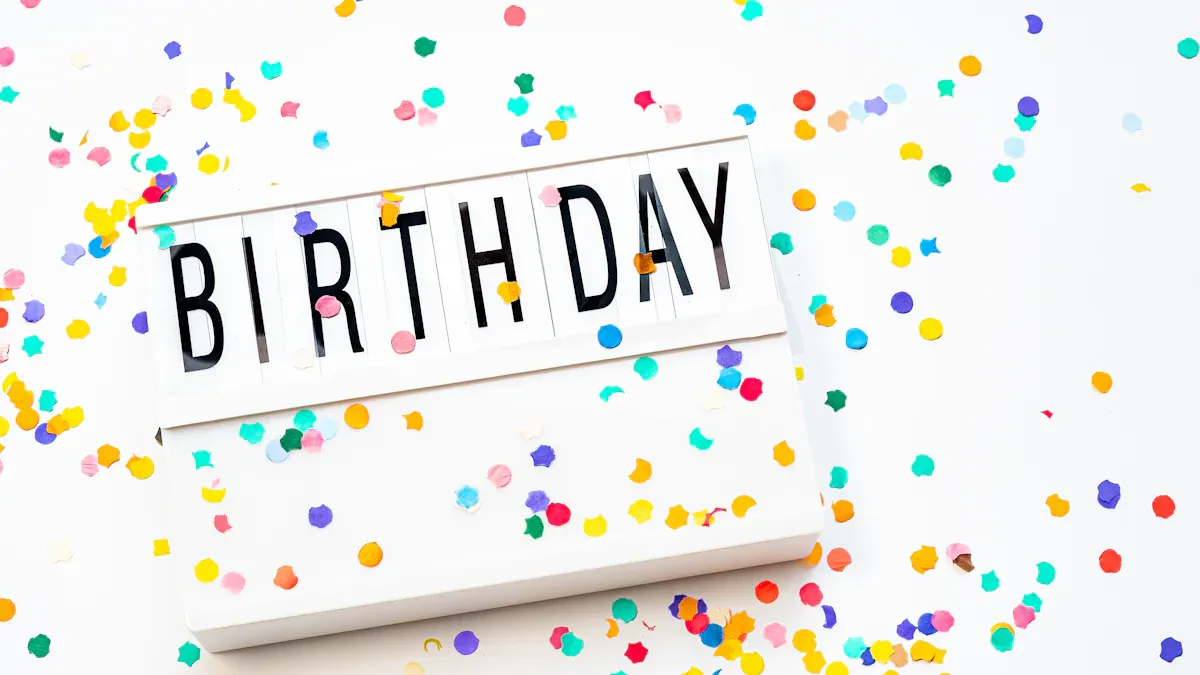 Artistic & Minimalist Birthday Card Ideas
