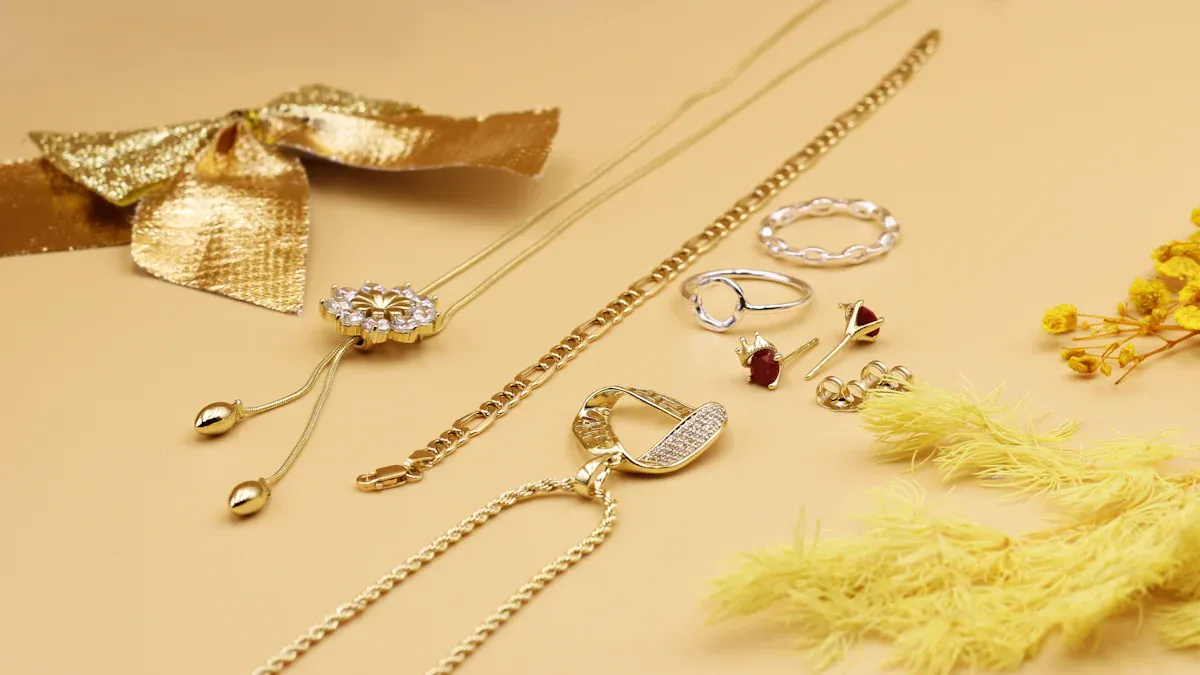 Proceso paso a paso para diseñar joyas personalizadas con dijes de acero inoxidable