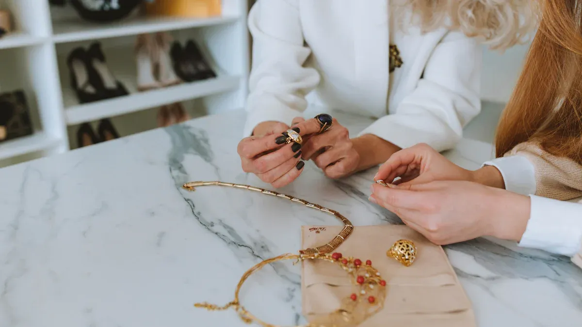 Cómo iniciar tu negocio de joyería en 2025 con Centro Joyero Guadalajara