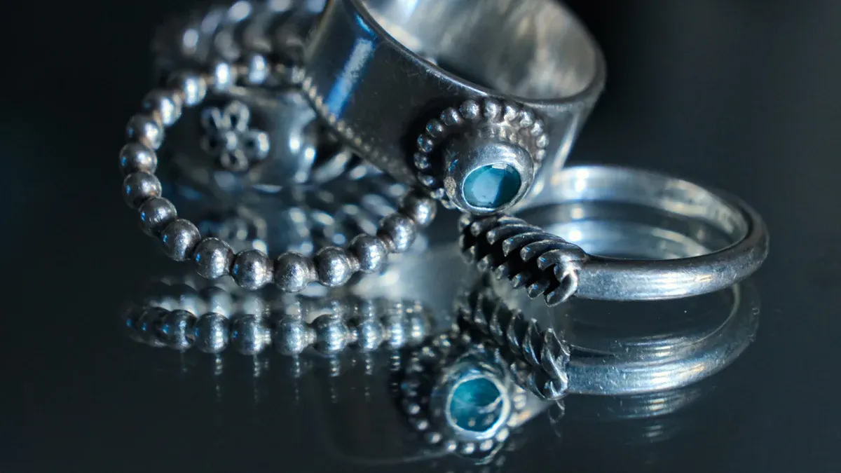Cómo cuidar tus joyas de plata