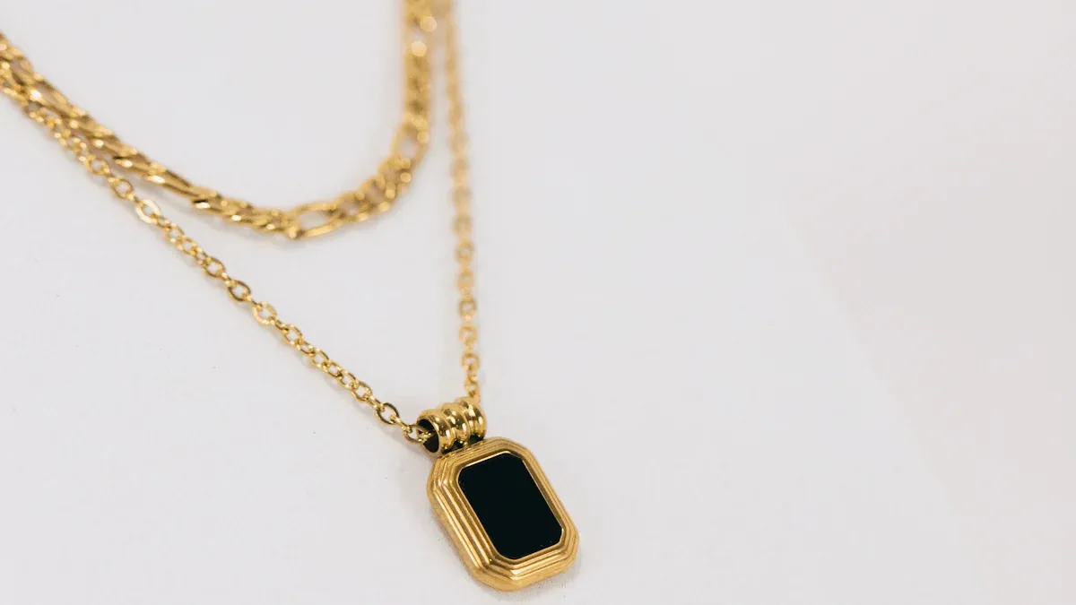 10K vs 14K Gold: Which Is Better for Custom Pendants in 2026?
