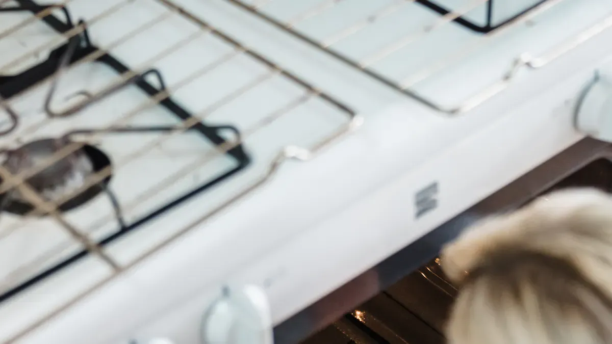 Methods to Remove Stubborn Kitchen Grease Stains