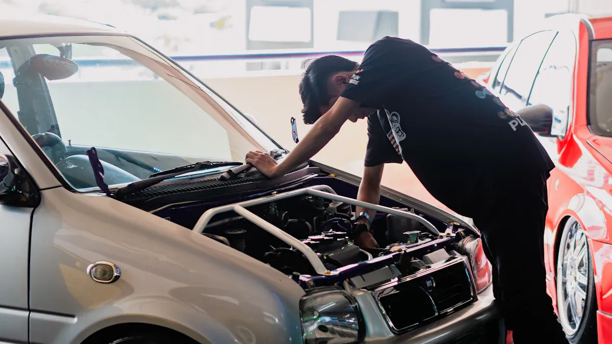 Symptoms of a Broken Fuel Pump Relay Symptoms of a Broken Fuel Pump Relay