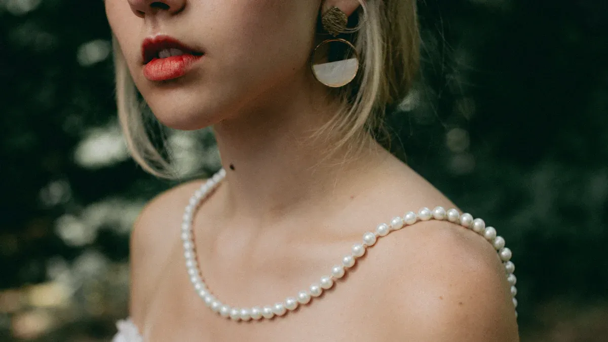 Top 5 des colliers perles femme bijou perle discret collier perle tendance à porter au quotidien