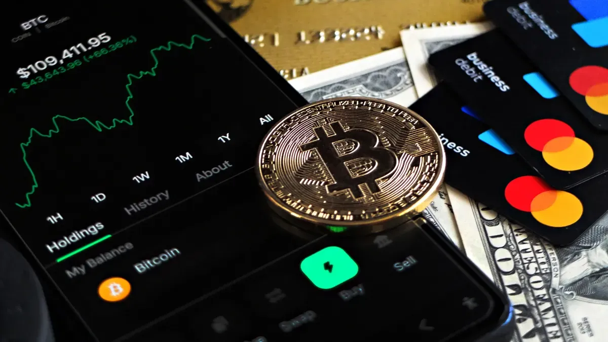 Cumplimiento AML/KYC en diseño de tarjeta cripto