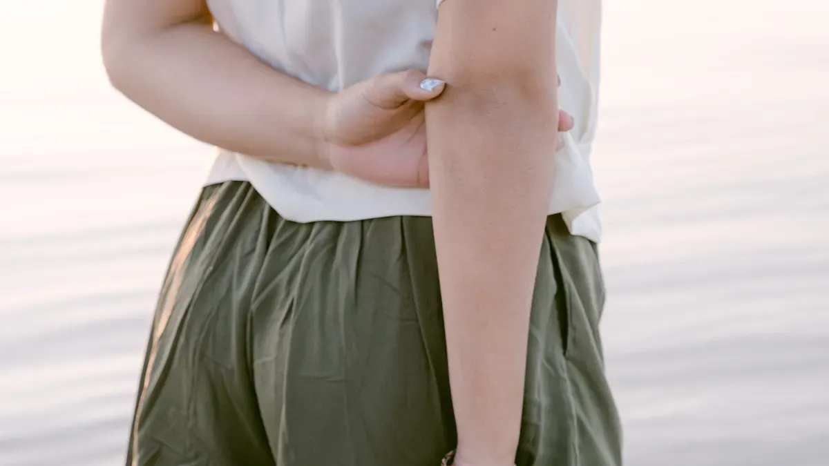 How to Choose Comfortable Elastic Waist Shorts for Summer with Pinyang Clothing