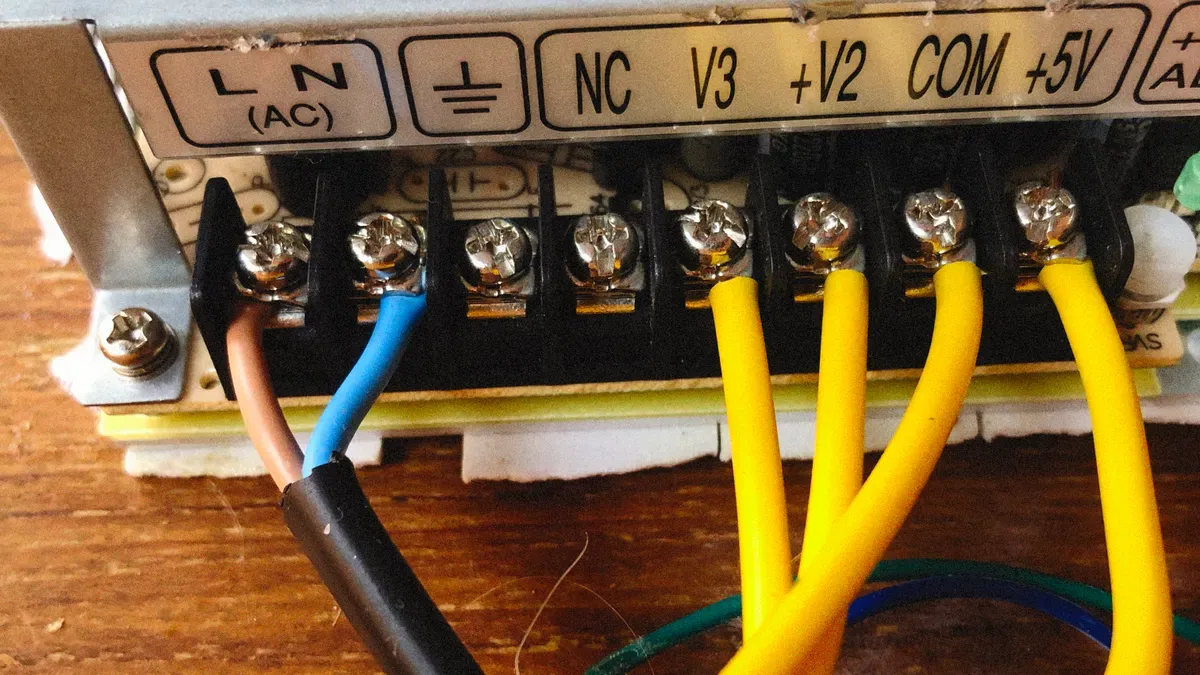 How Modular Design Enables Live Expansion in Telecom Rectifier Systems