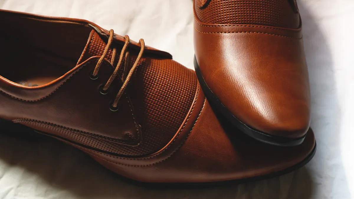 PU Leather Upper or Genuine Leather Shoes for You