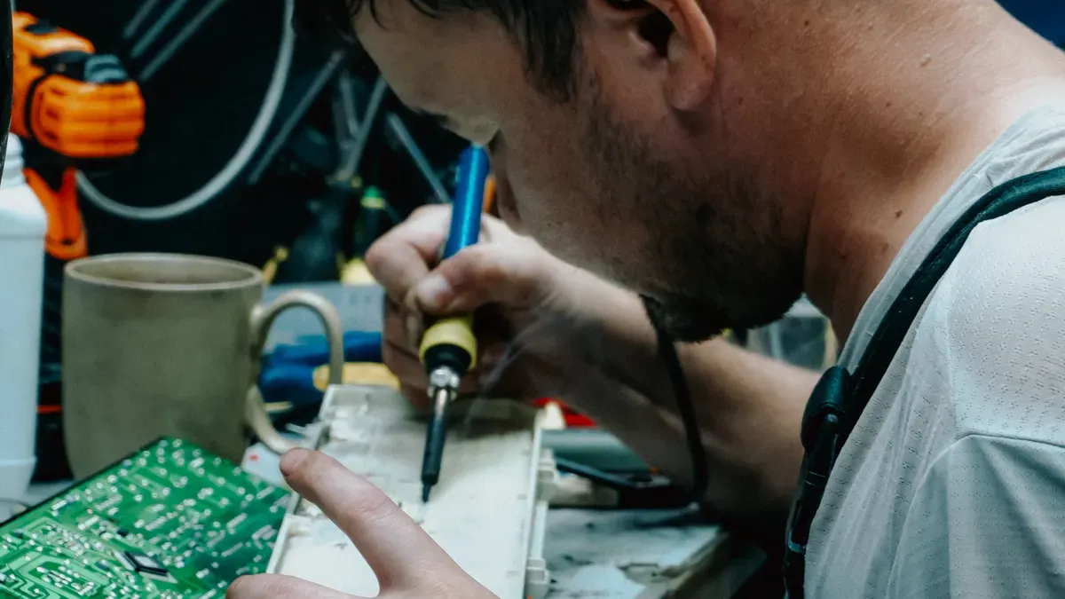 Solvent Effects in Conformal Coating