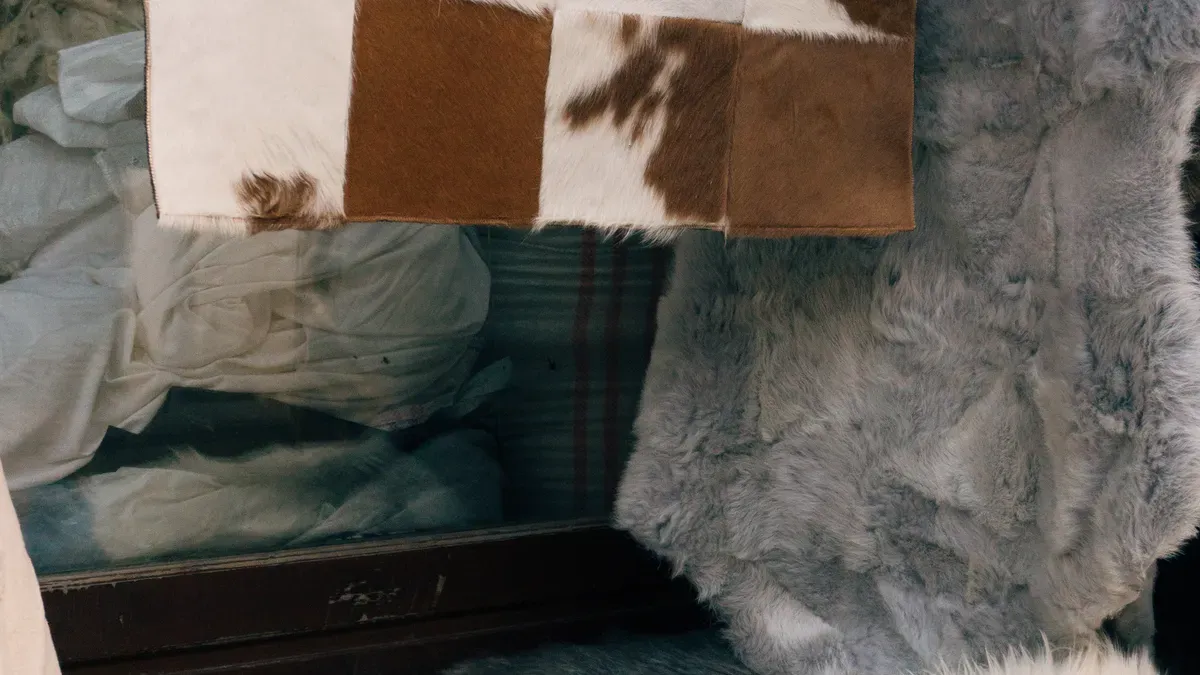 5 Animal Shape Faux Fur Rugs You Will Love
