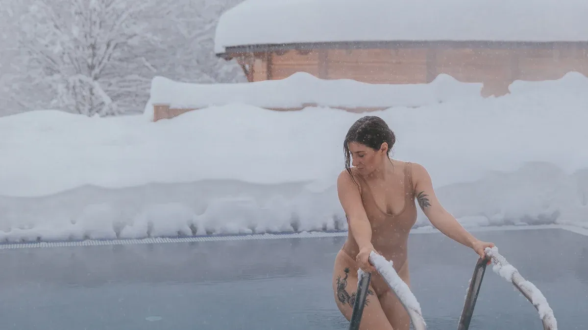 What Sets Thermal Swimsuits Apart from Regular Swimwear