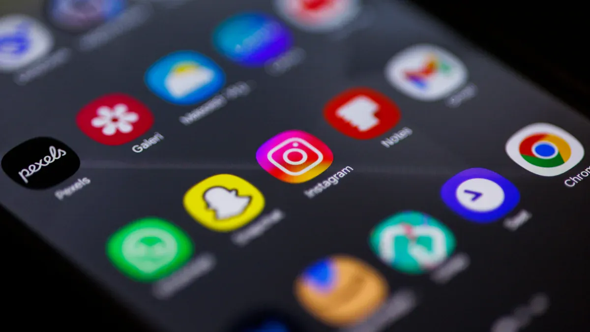 Reviews of Free AI Tools with Access to Real Time Data