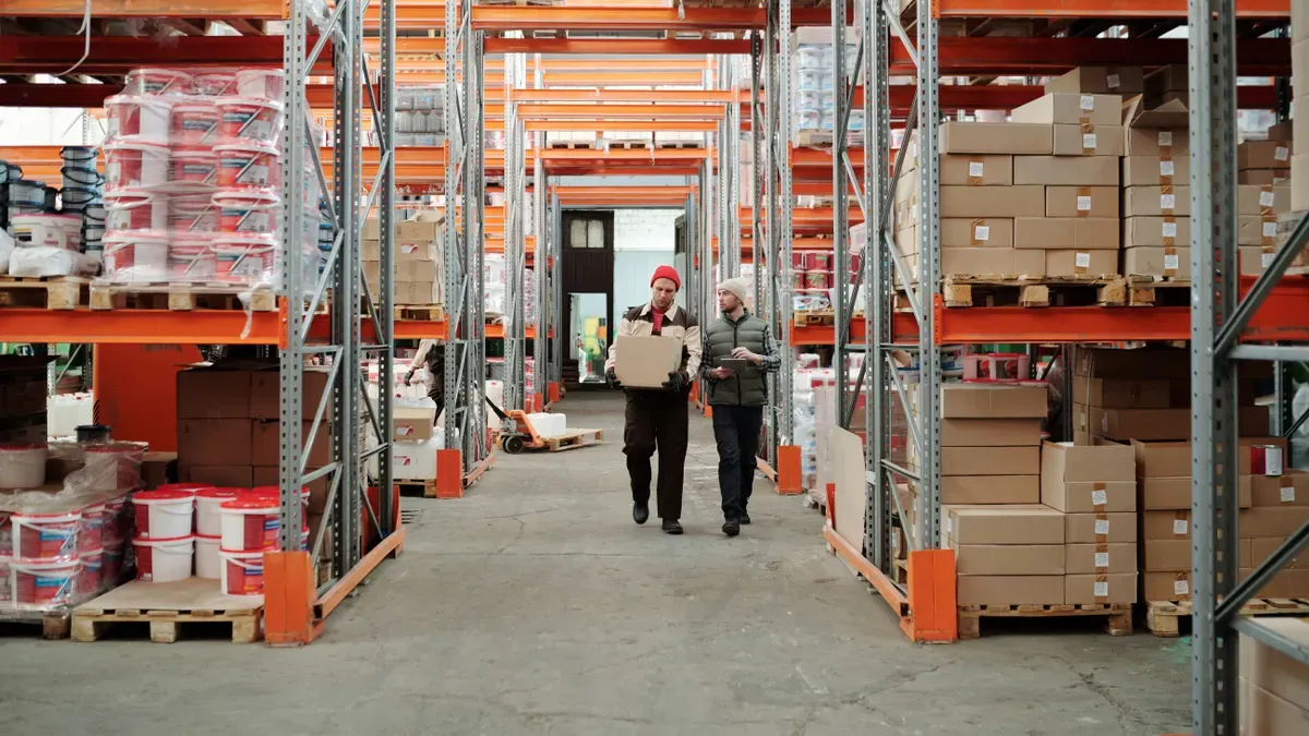 What to consider when identifying professional 3C accessory suppliers for retail chains