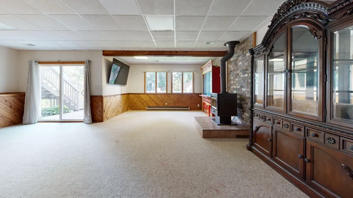Raised Modular Flooring Applications in Data Centers, Offices, and Basements