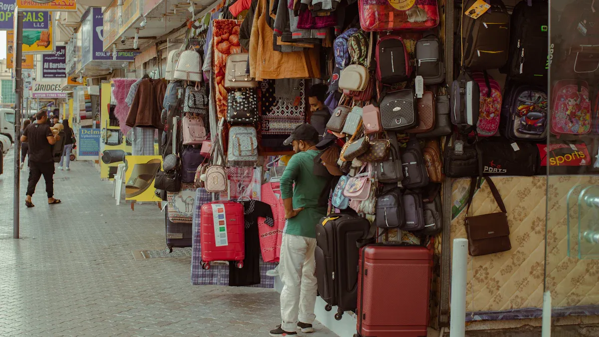 Choosing Luggage Storage During a Bali Shopping Day
