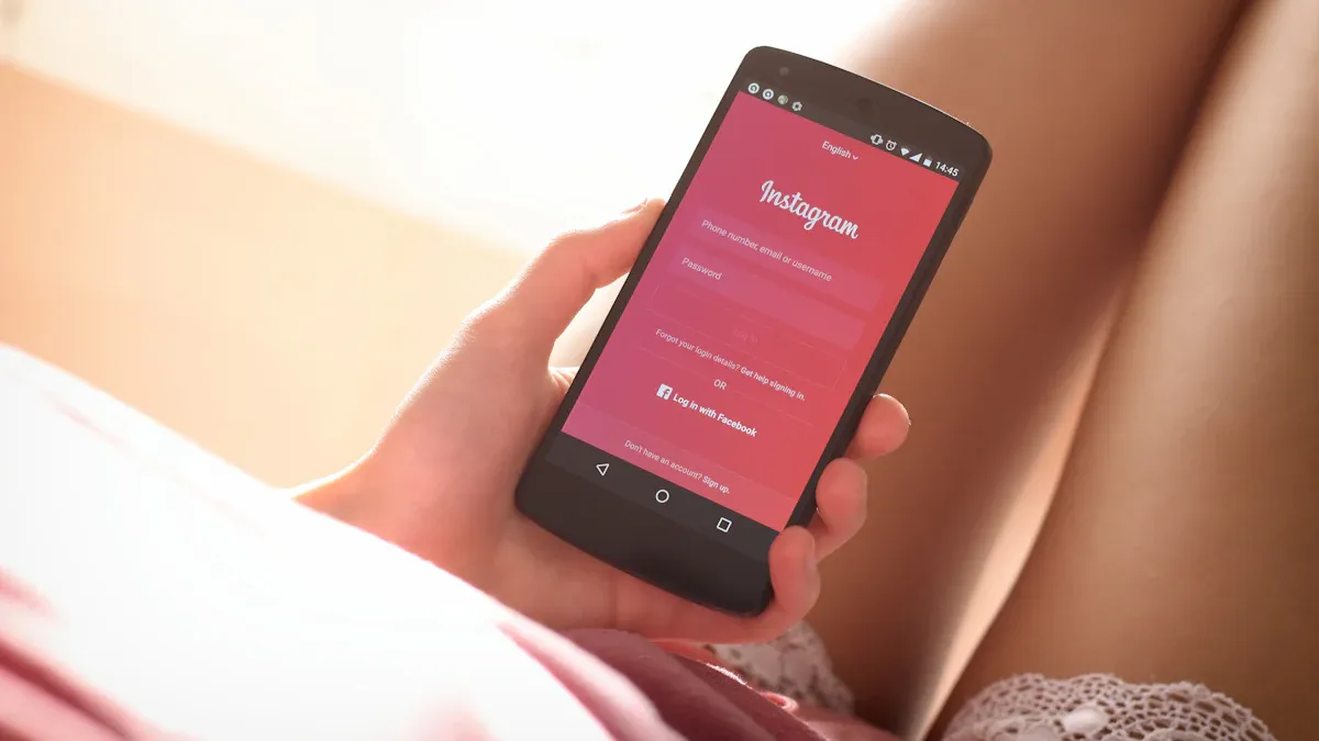 Les 10 marques incontournables à suivre sur Instagram en 2025
