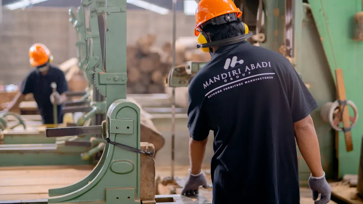 How to Choose an Industrial Edge Banding Machine Supplier for Continuous Furniture Production