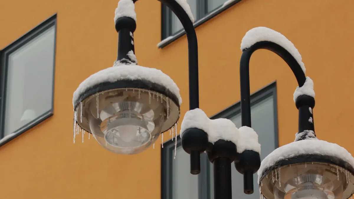 Device Limits on Lamp Post