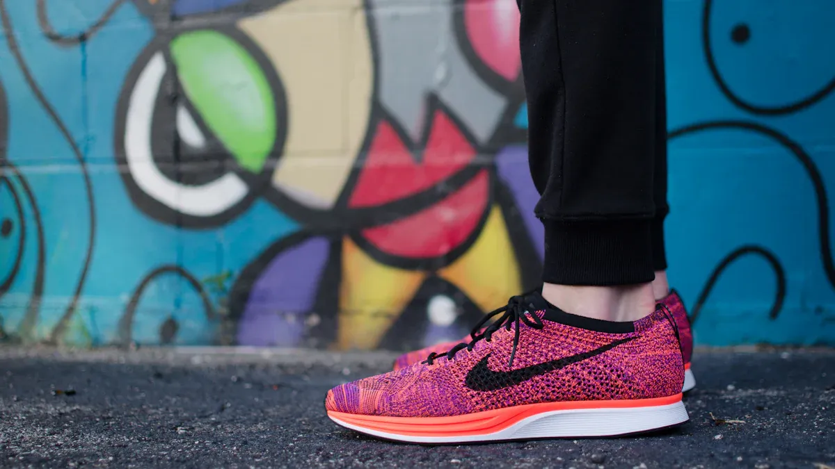 How to find and purchase Nike Flyknit Racers on Weidian vs. Taobao