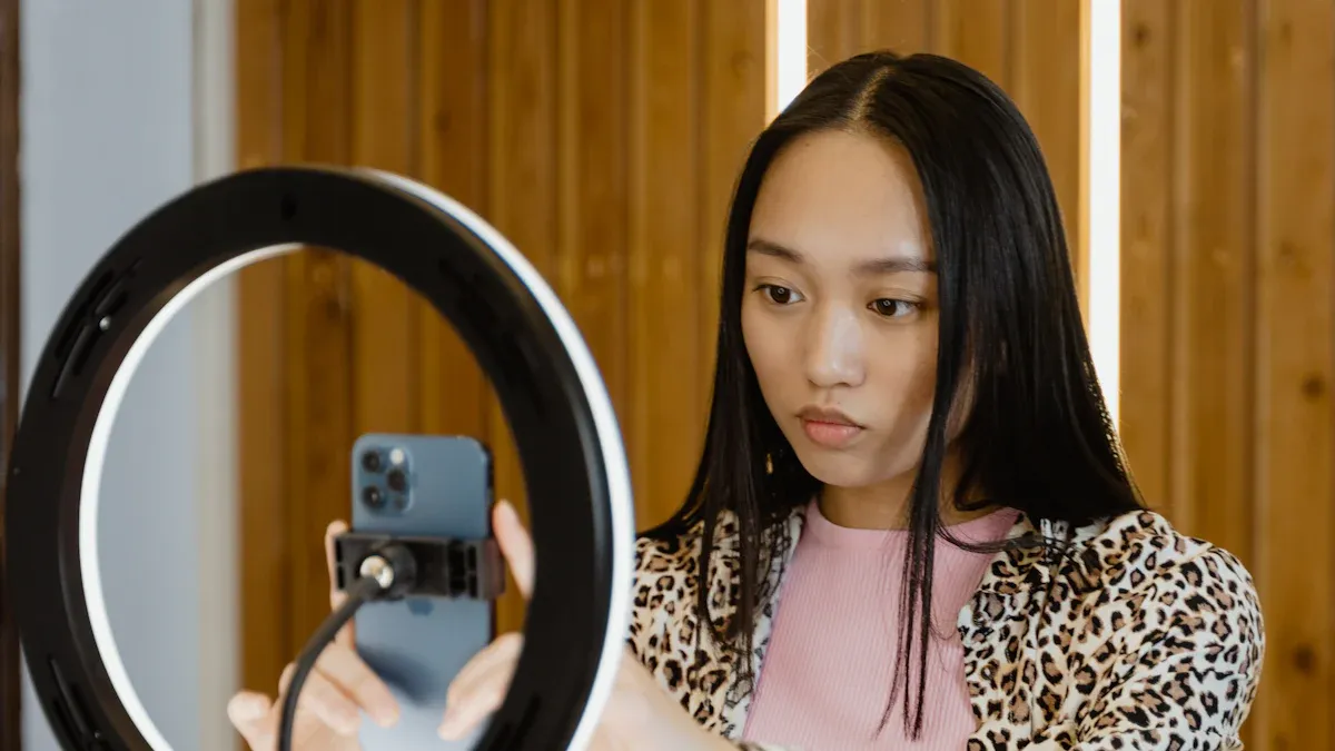 Asian Fashion Influencers to Follow