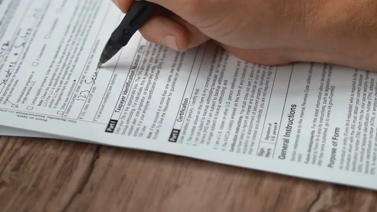 Step-by-Step Guide to Selecting Shipping Insurance