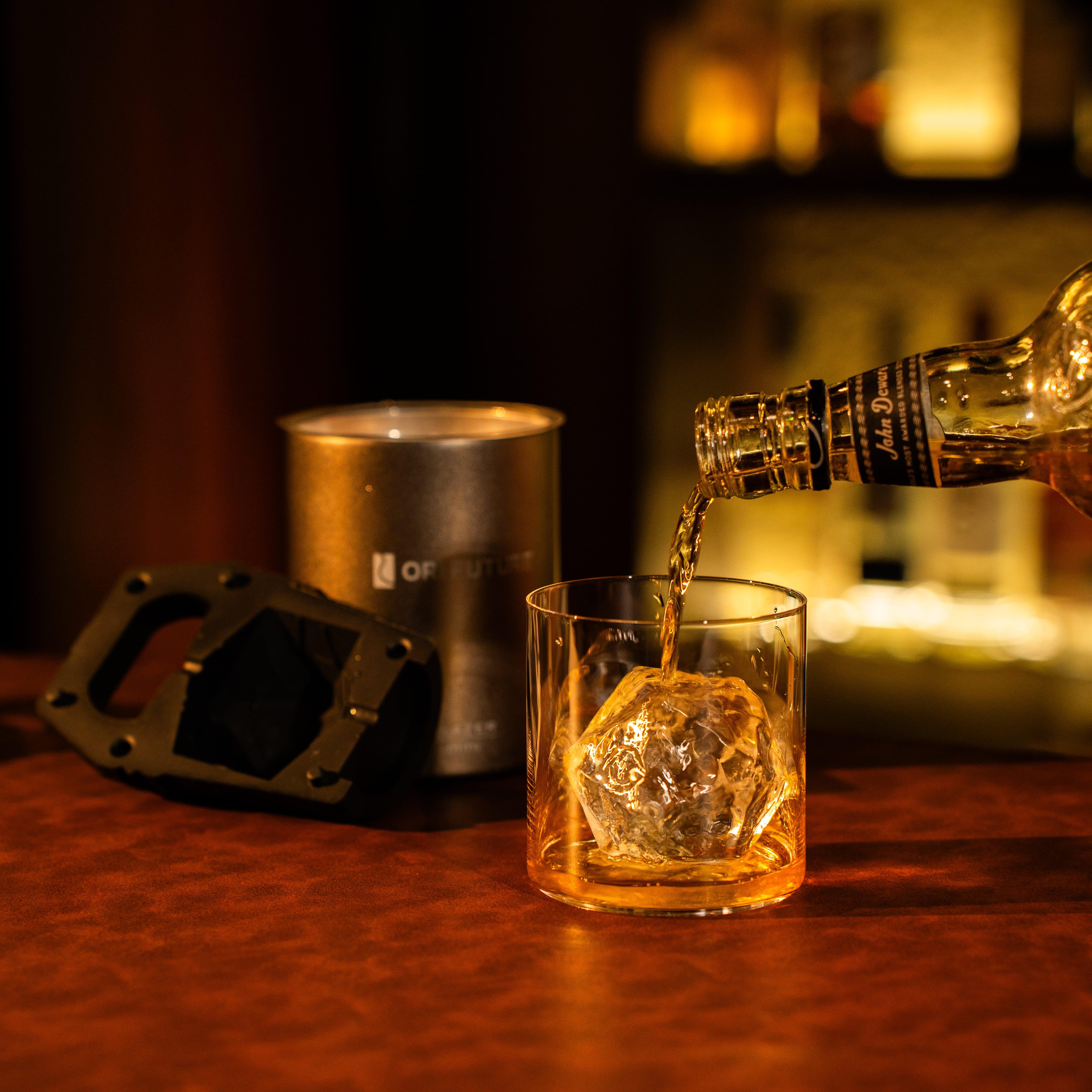 Stylish Presentation for Memorable Holiday Drinks