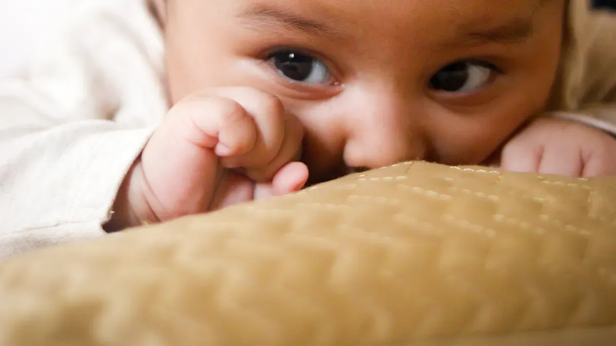 How to Choose a Safe Infant Head Pillow for Your Baby