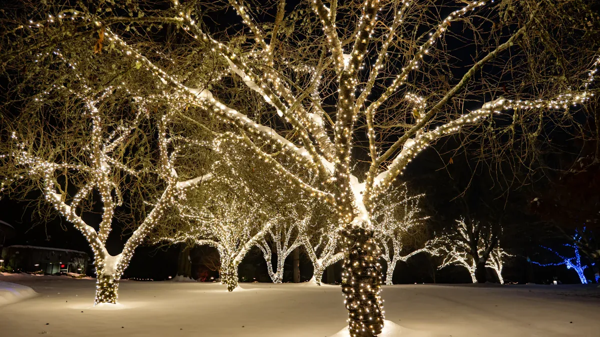 10 Best Netted Outdoor Lights for Trees, Bushes and Gardens