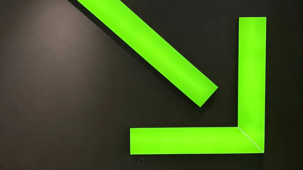 LED Light Arrows: How to Choose the Right Traffic Advisory Stick Lights for Safety