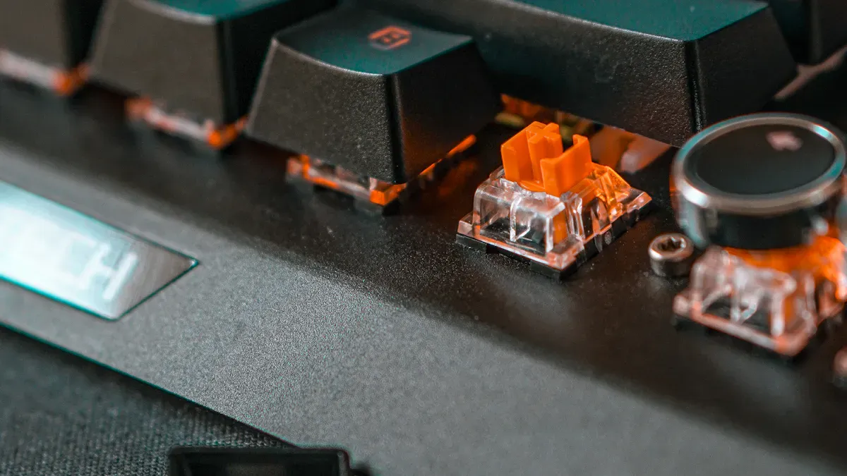 Metal Keyboard and Mouse Features