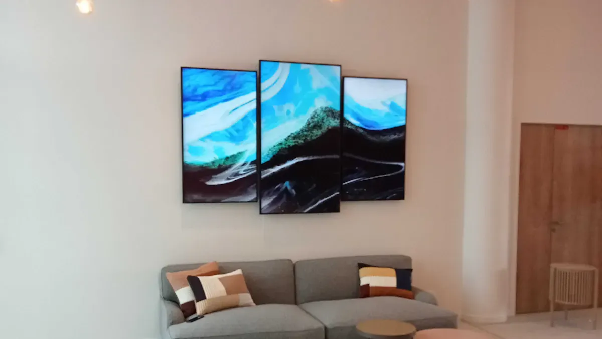 Digital Signage Solutions Comparison