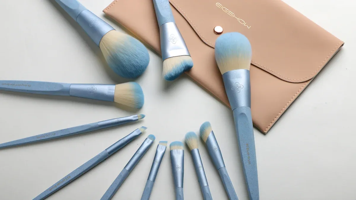 Makeup Brush Materials Compared