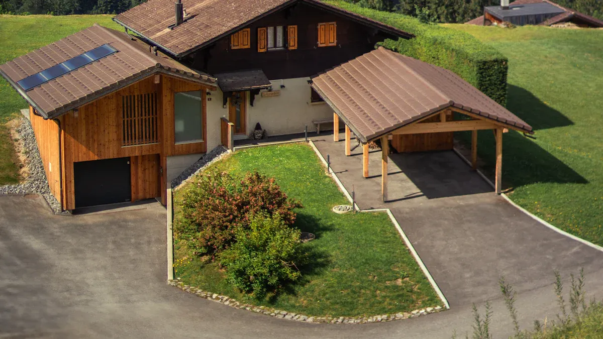 Mga pangunahing benepisyo ng isang residential solar carport