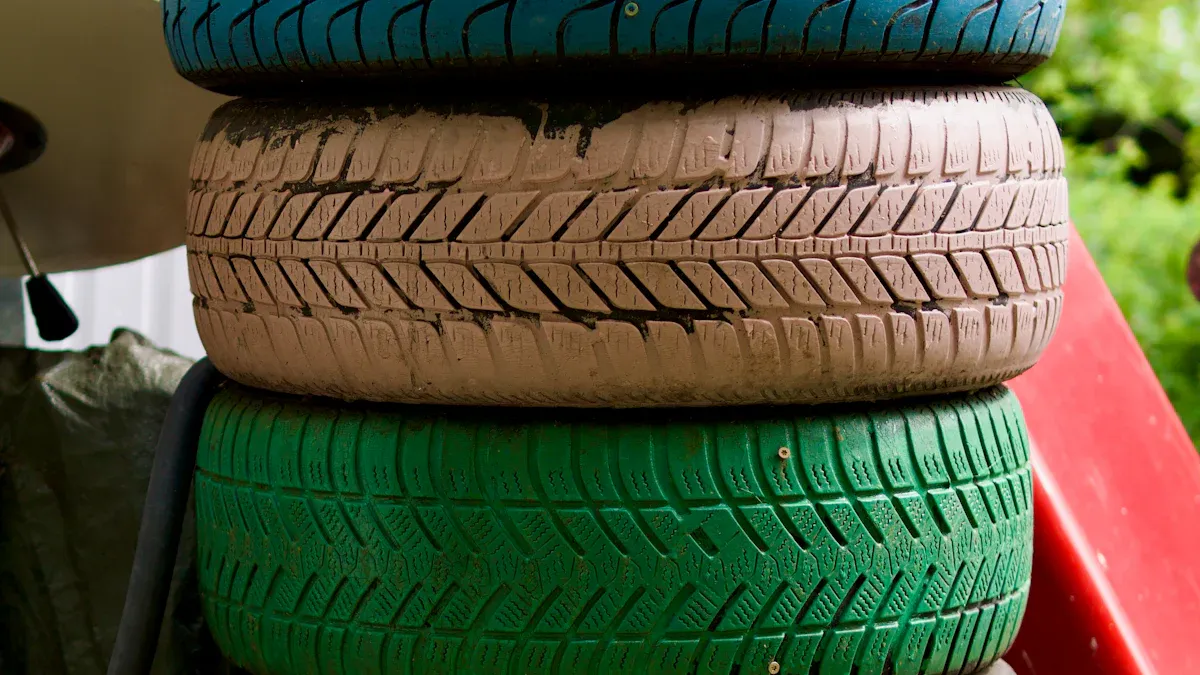 Difference Between Tyre and Tire