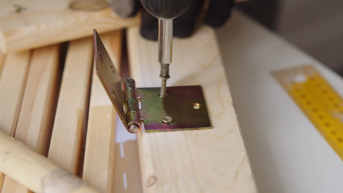 Door hinge reinforcement: how to choose hardware to solve the loosening problem