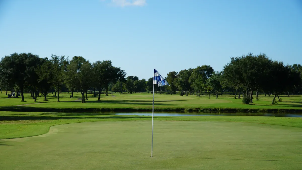 Easy Ways to Maintain Your Artificial Putting Green All Year