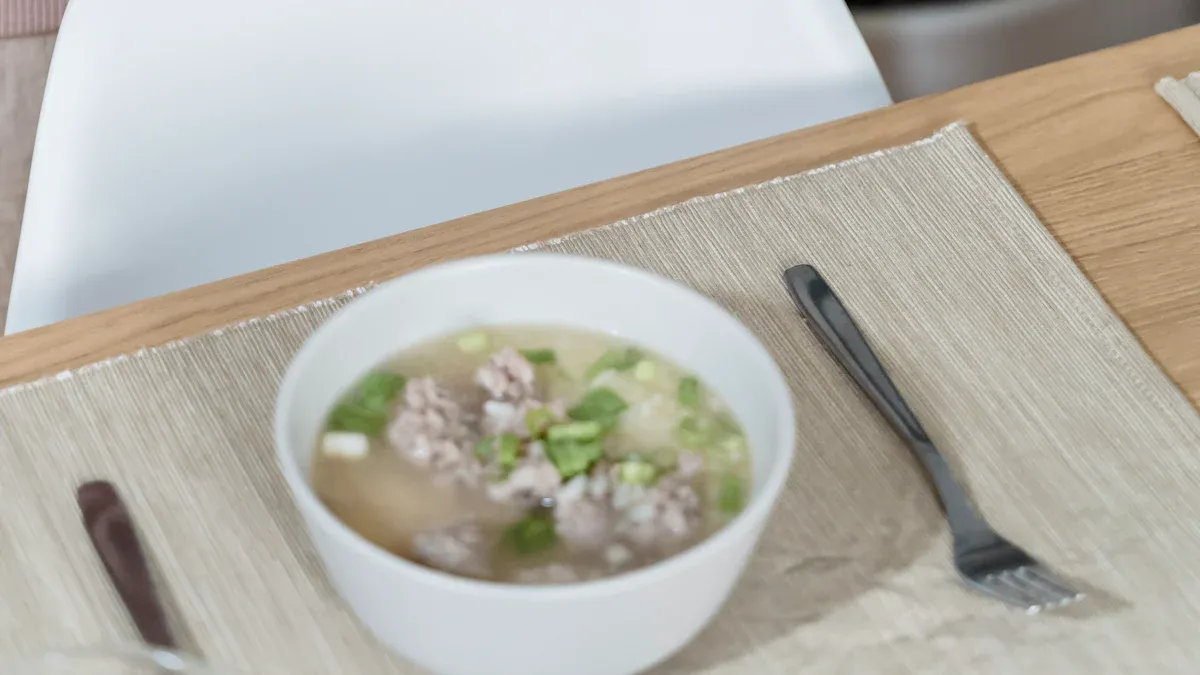 Disposable Bowl for Hot Soup