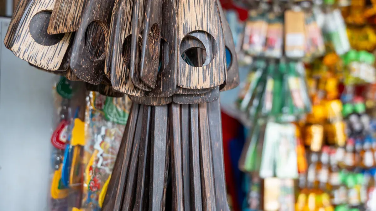 Thermally Inert Bamboo Utensils vs. Plastic