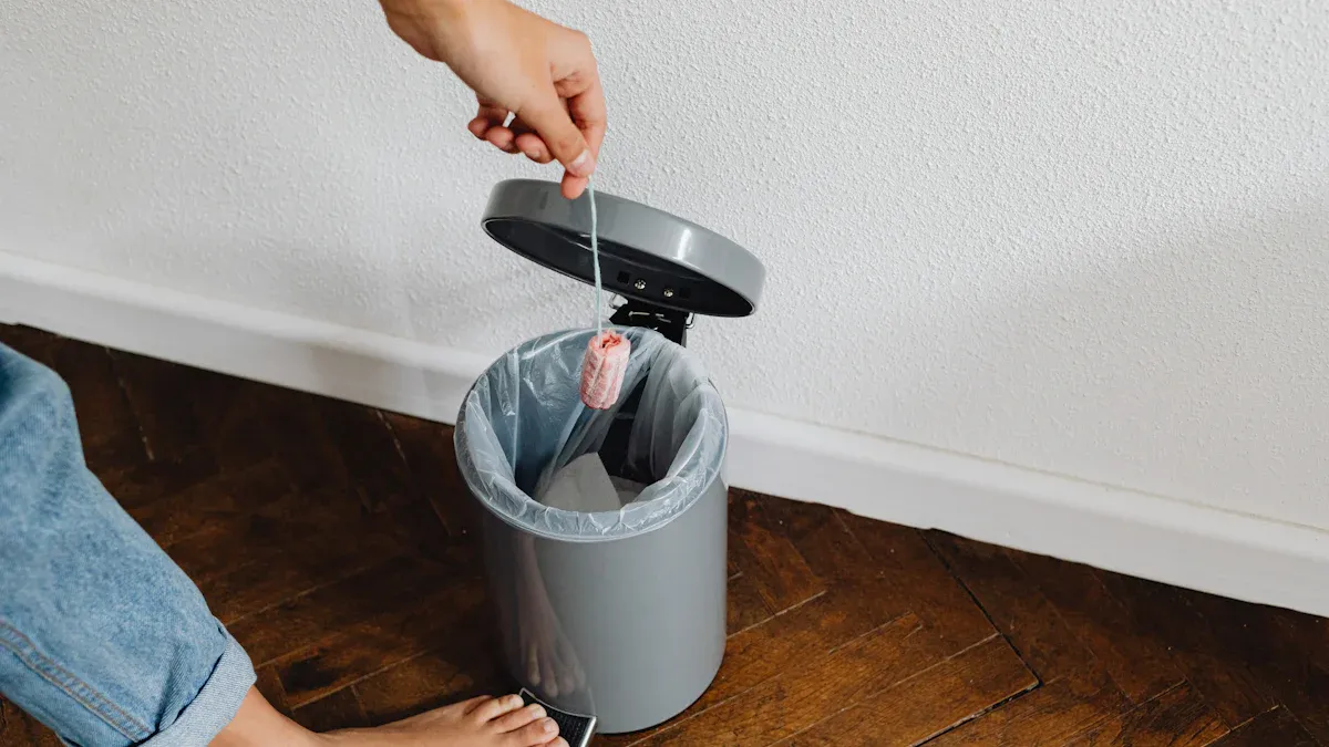 Features of 13 Gallon Kitchen Trash Bags