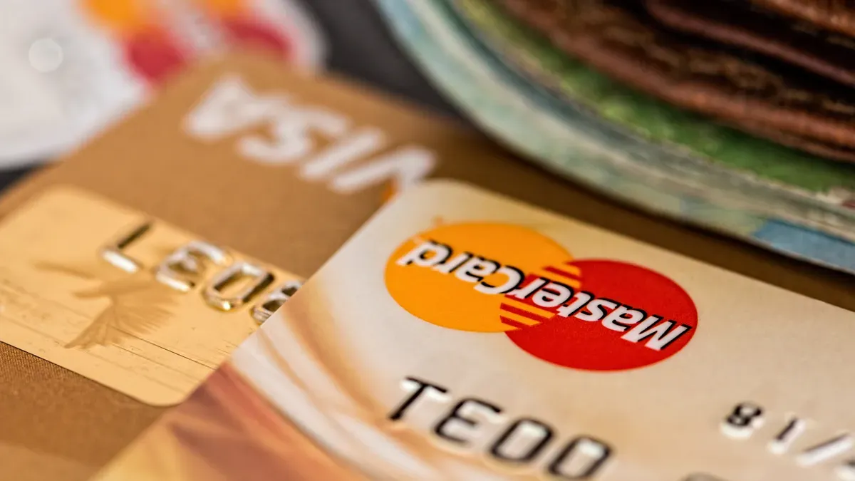Comparação Visa ou Mastercard