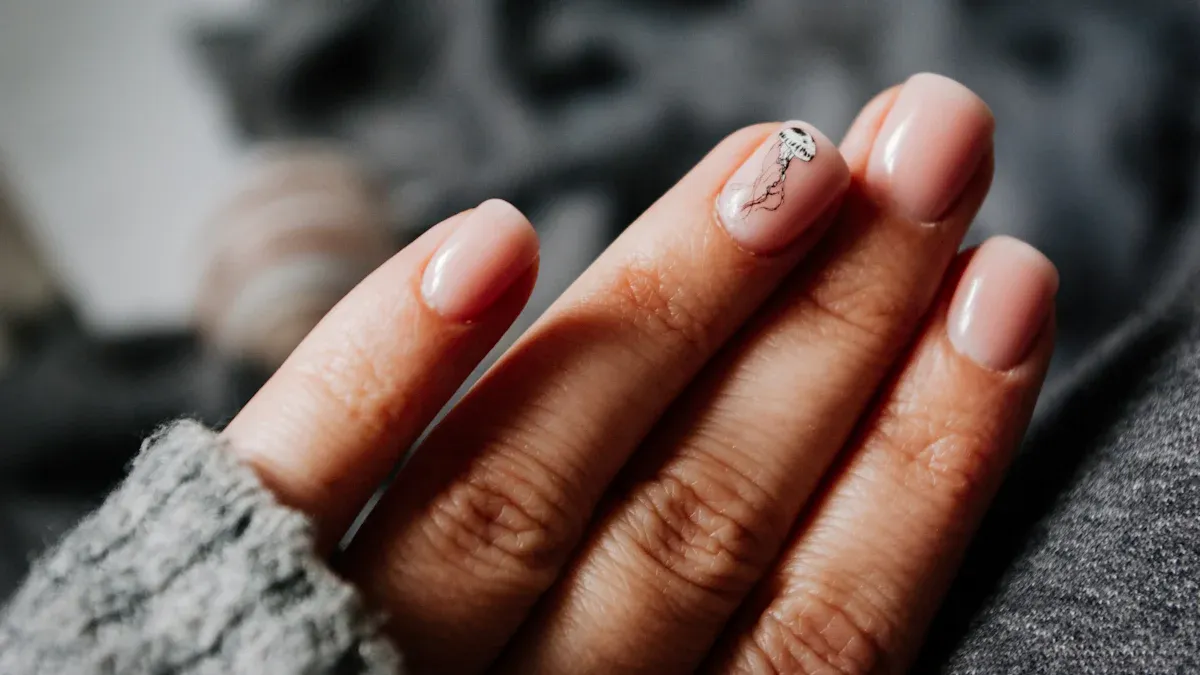 Natural looking nail colors
