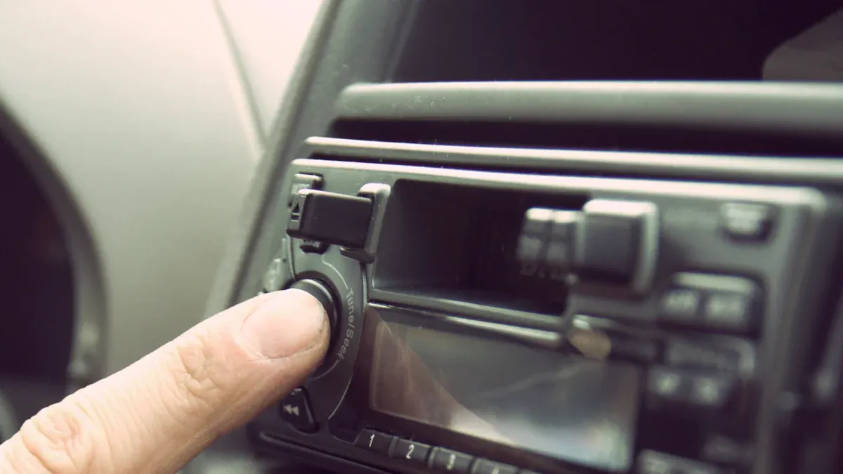 Switch from Apple CarPlay to Radio