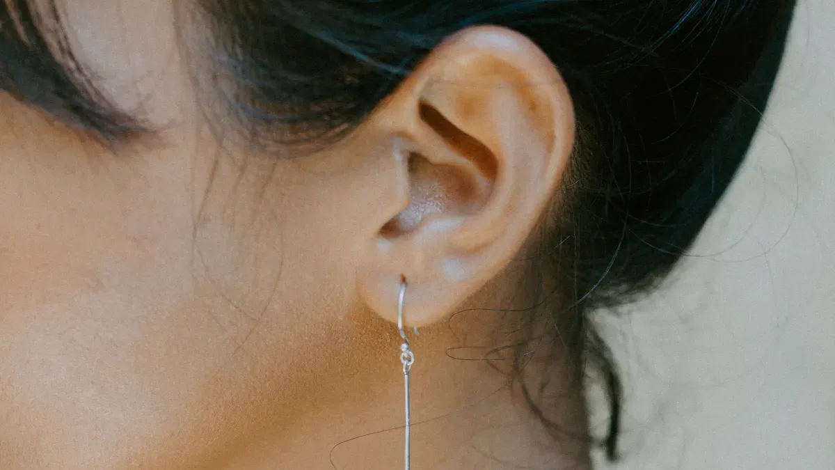 Piercing discret : choix et matières