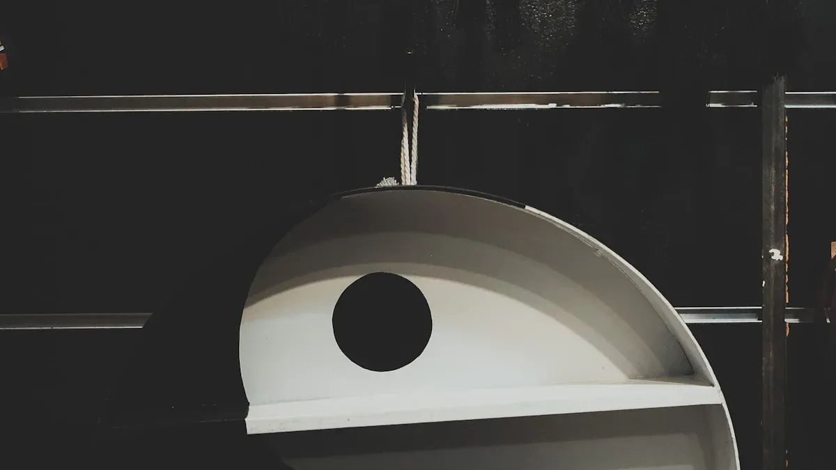 Balancing simplicity and abundance in minimalism with Taoism