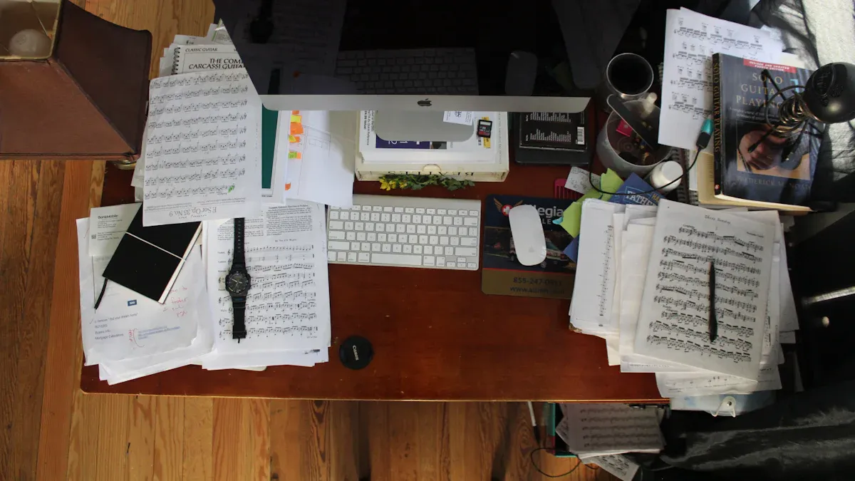 Desk Feng Shui Tips for Objects and Clutter